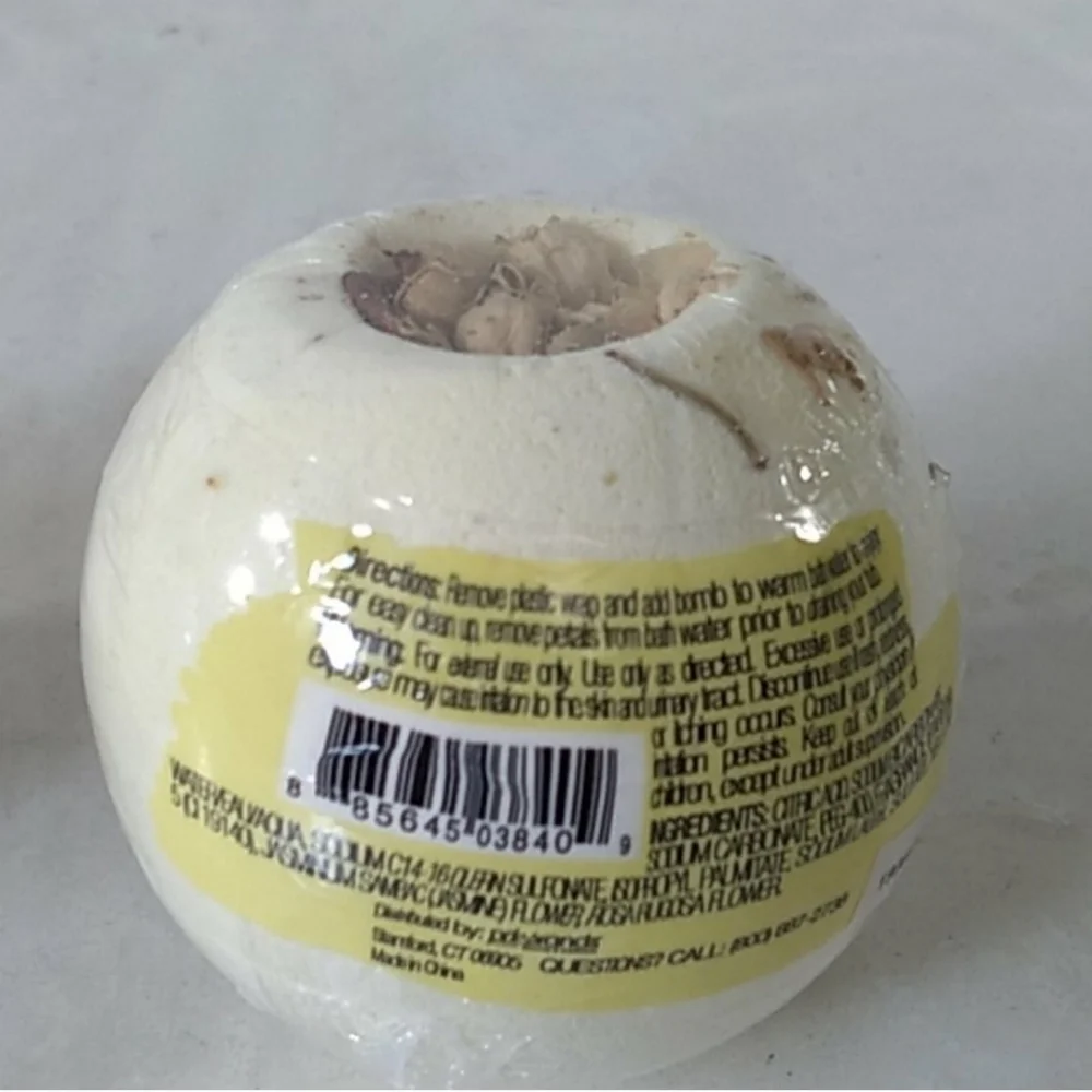 NWT bodycology beautiful blossoms petal bath bombs